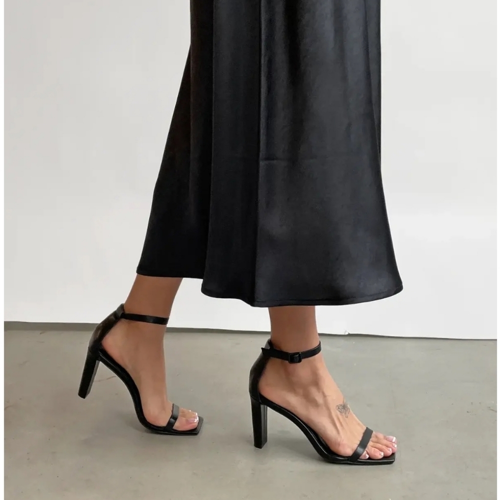 Oak + Fort square toe sandals size 8